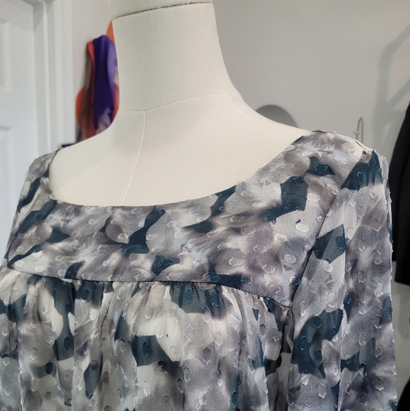 RW&CO Women's Blue and Gray Patterned Top - Picture 7 of 7